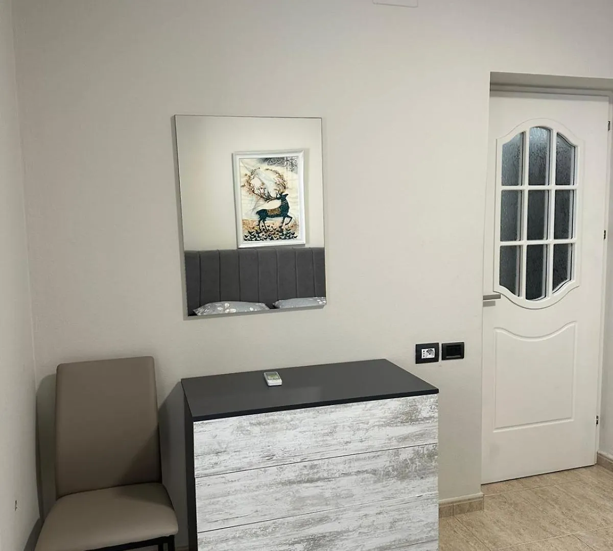 Lägenhet Cozy Flat In The City Center Tirana